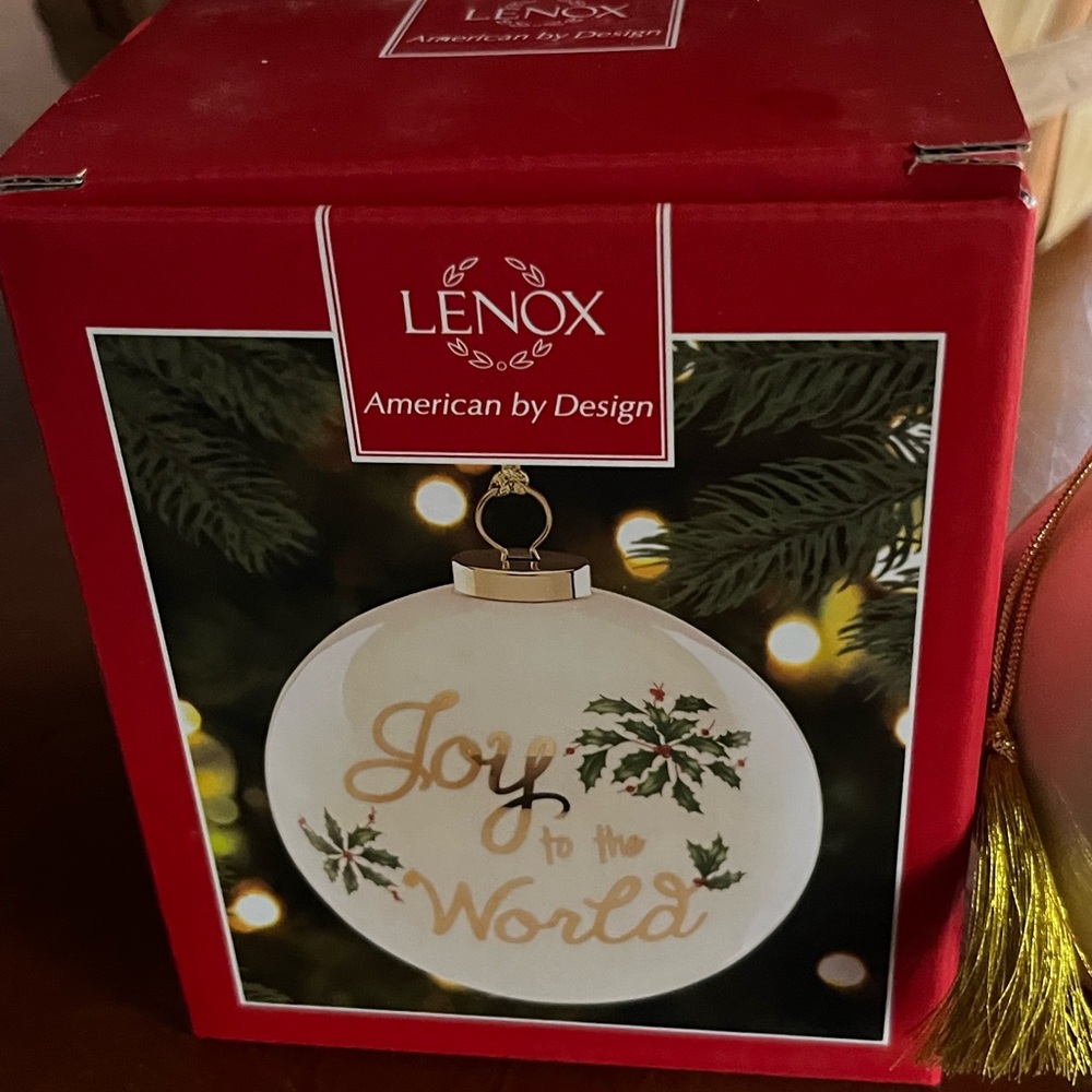 NEW LENOX. *JOY TO THE WORLD* PORCELAIN ORNAMENT COLLECTIBLE RARE. NEW IN BOX - Picture 2 of 8